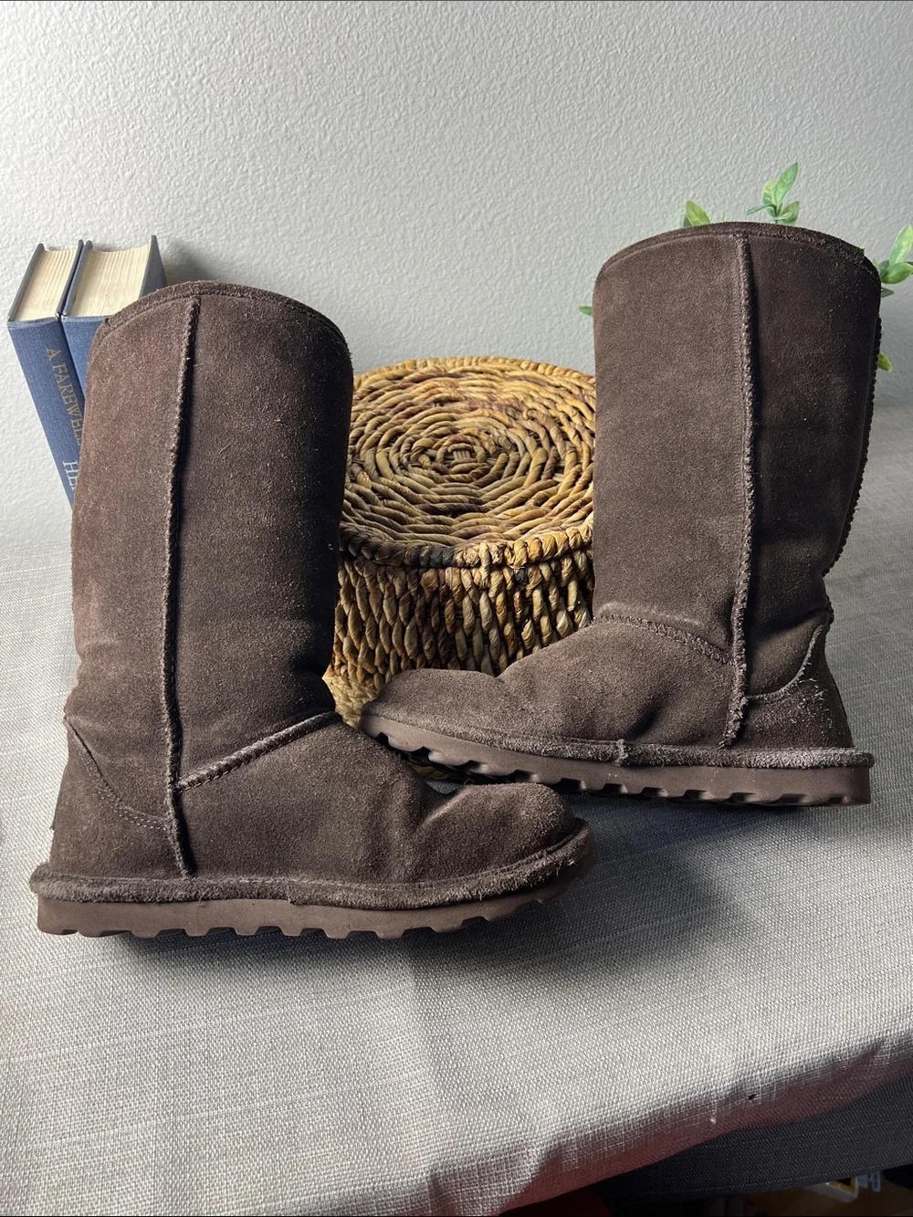 BEARPAW Elle Tall Brown Suede Shearling Boots Women’s Size 6